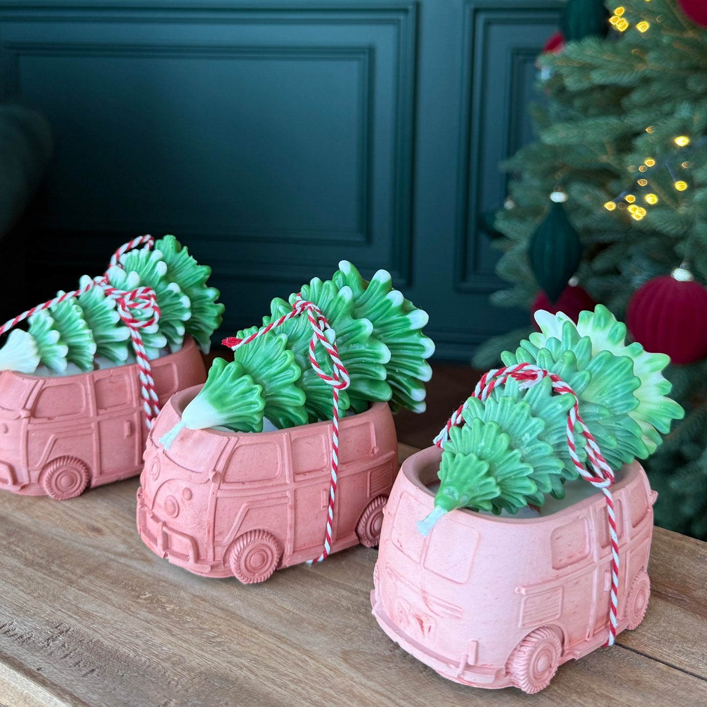 Bus&Christmas tree candle