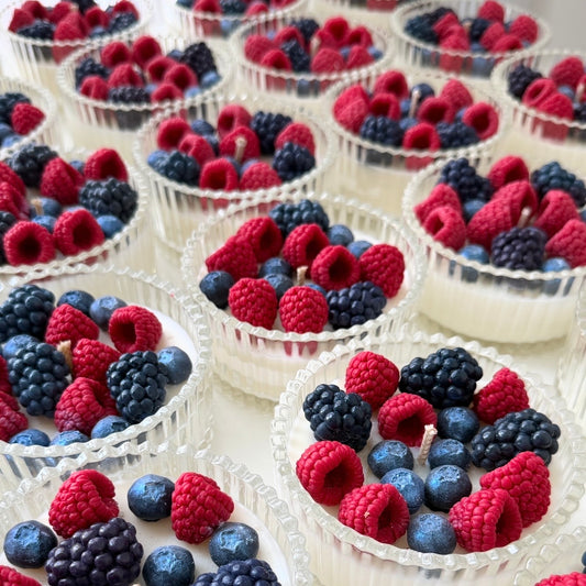 Mix berries candle